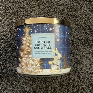 Frosted coconut snowball candle